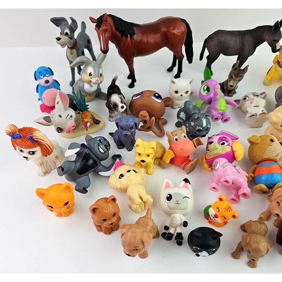 LOT of Small Animal Figures Action Animation Movies Play Assorted Themes Dog Cat - Picture 7 of 9